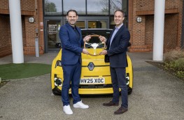 Adam Wood (right), managing director, Renault UK, with UK Car of the Year co-chairman John Challen